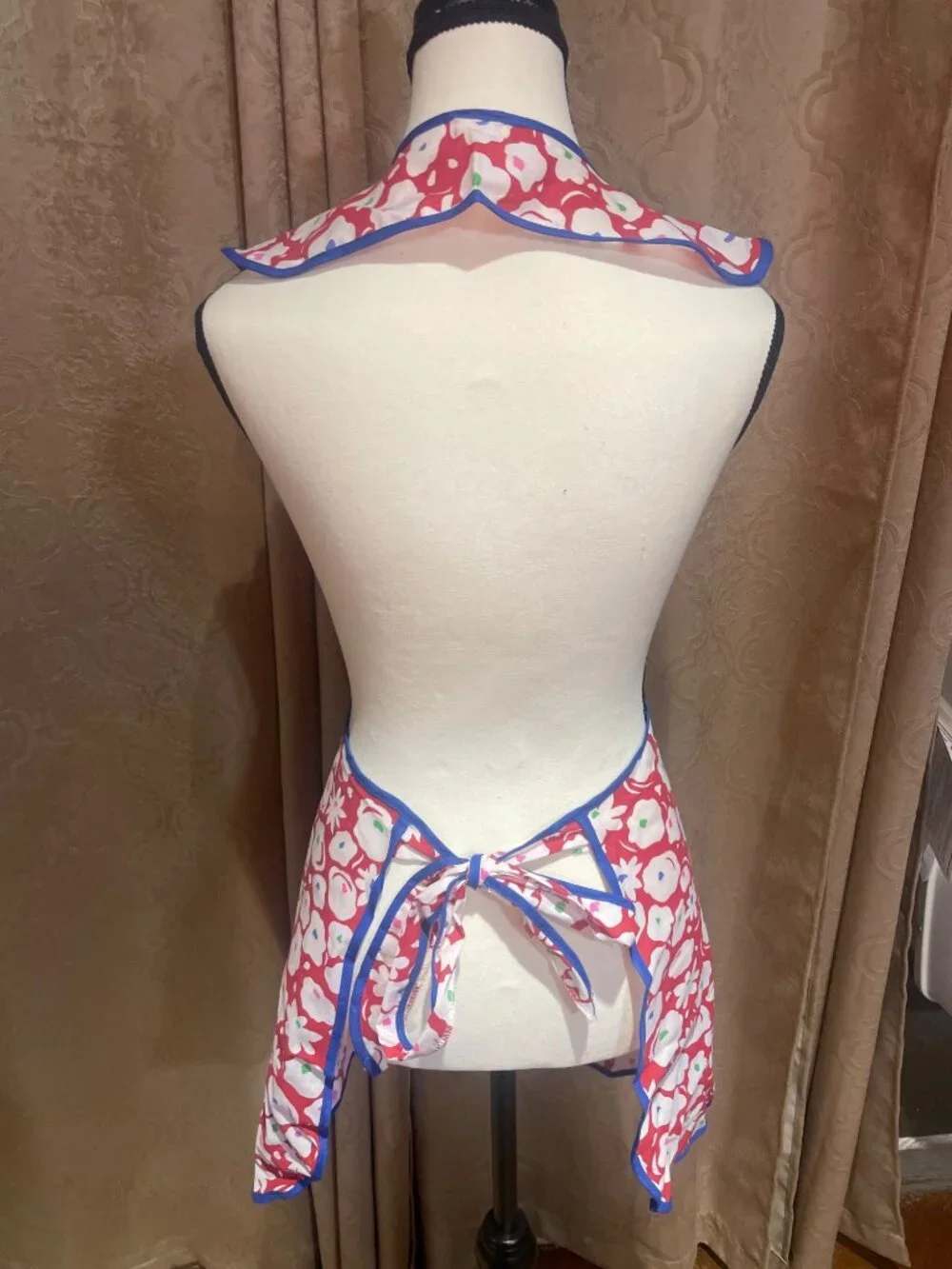 Vintage Floral Apron Red & White With Blue Trim Ties in Back Retro Kitchen Wear